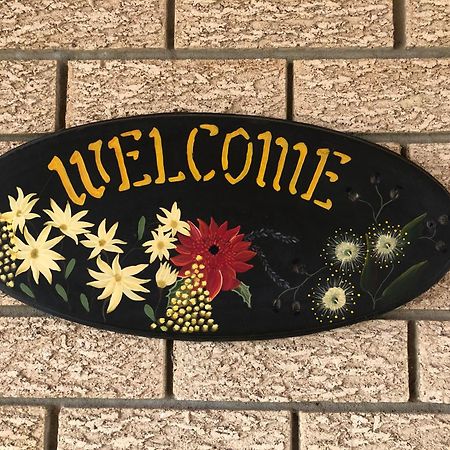 Lake Front Motel Entrance Luaran gambar